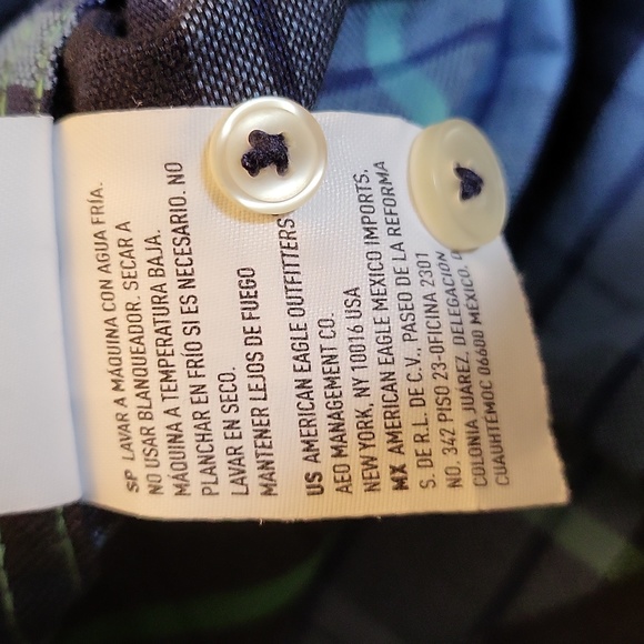 American Eagle Classic Fit Plaid Button Down Shirt - Picture 8 of 8